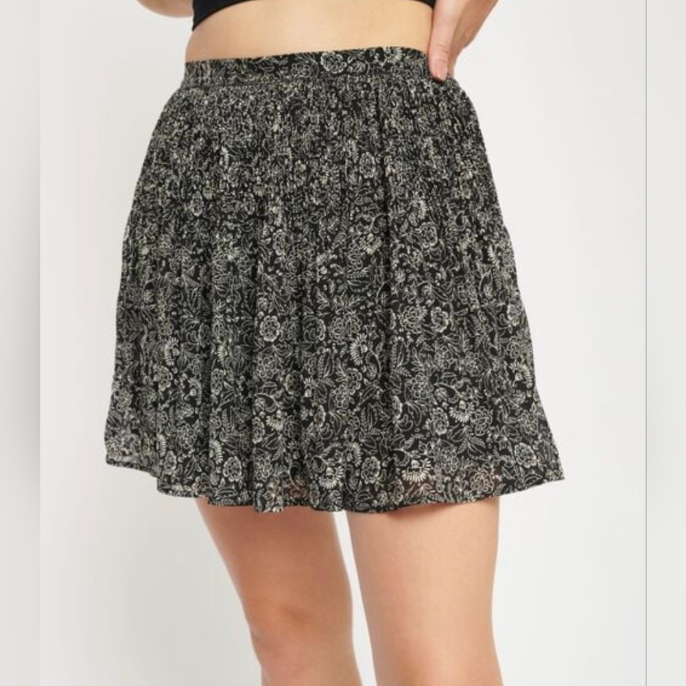 Dynamite Black and Gray Floral Mini Skirt